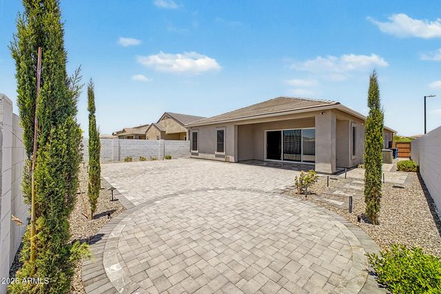 6051 E SINCLAIR Street, Phoenix, AZ 85054