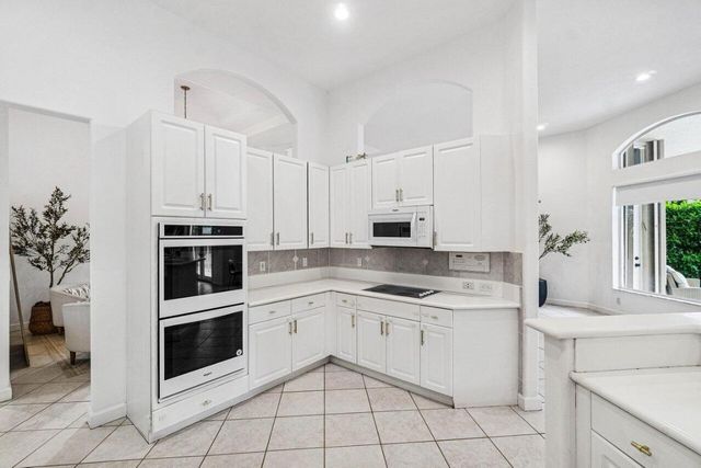 9641 Parkview Avenue, Boca Raton, FL 33428