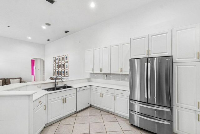 9641 Parkview Avenue, Boca Raton, FL 33428