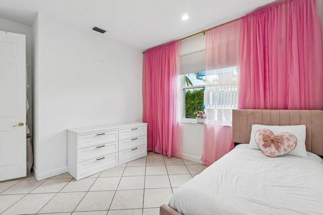 9641 Parkview Avenue, Boca Raton, FL 33428