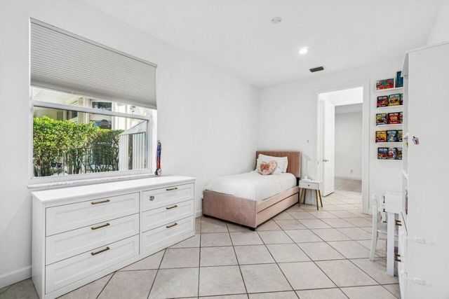 9641 Parkview Avenue, Boca Raton, FL 33428