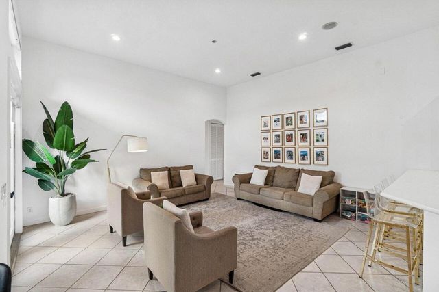 9641 Parkview Avenue, Boca Raton, FL 33428