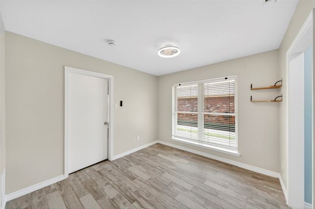 3908 Country Club Drive W, Irving, TX 75038