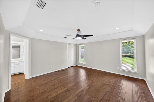 3908 Country Club Drive W, Irving, TX 75038