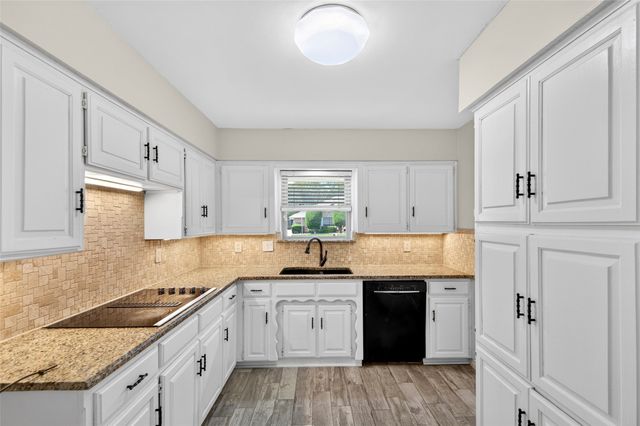 3908 Country Club Drive W, Irving, TX 75038