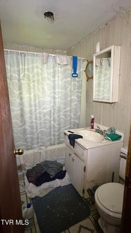 2407 West Walnut Street, Johnson City, TN 37614