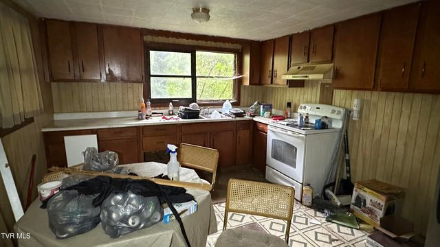 2407 West Walnut Street, Johnson City, TN 37614