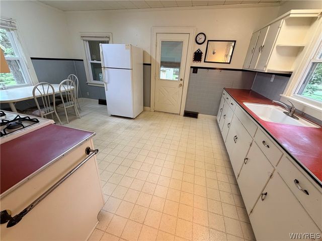 1555 Ridge Road, Lewiston, NY 14092
