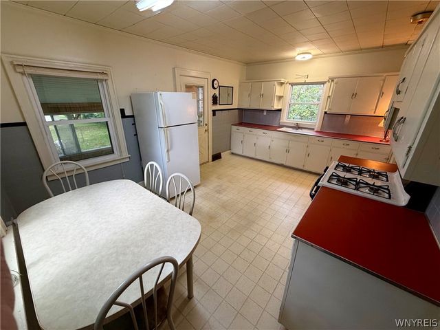 1555 Ridge Road, Lewiston, NY 14092