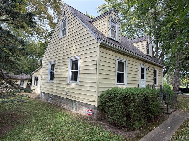 1555 Ridge Road, Lewiston, NY 14092