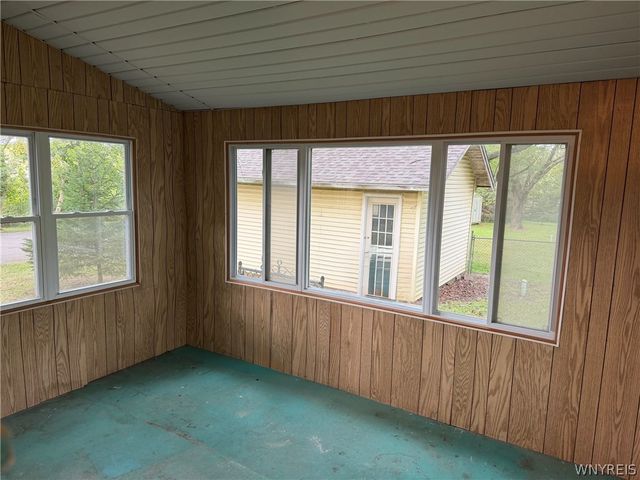 1555 Ridge Road, Lewiston, NY 14092
