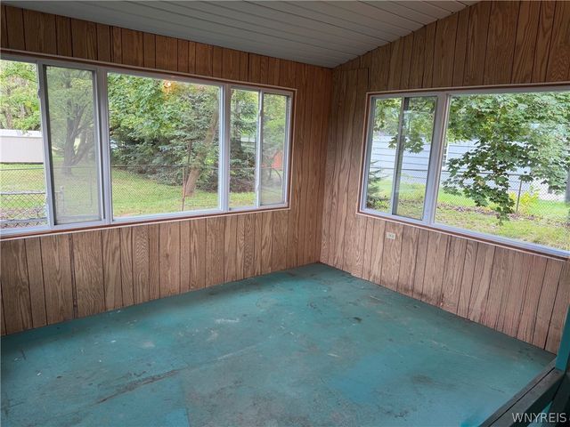 1555 Ridge Road, Lewiston, NY 14092