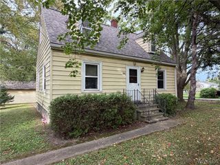 1555 Ridge Road, Lewiston, NY 14092