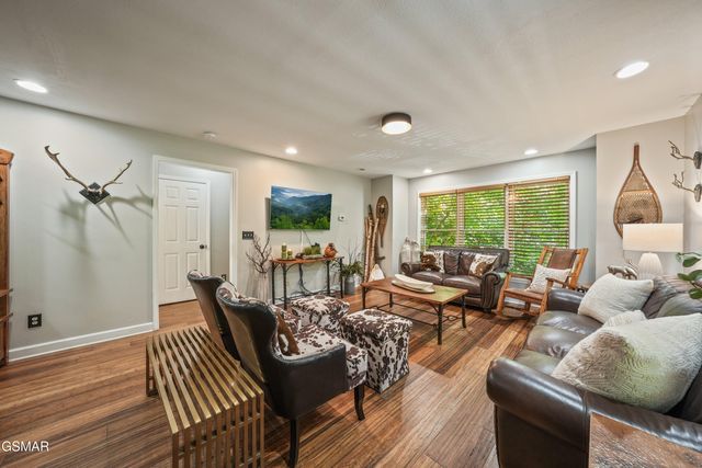 1110 Ski Mtn Road, Gatlinburg, TN 37738