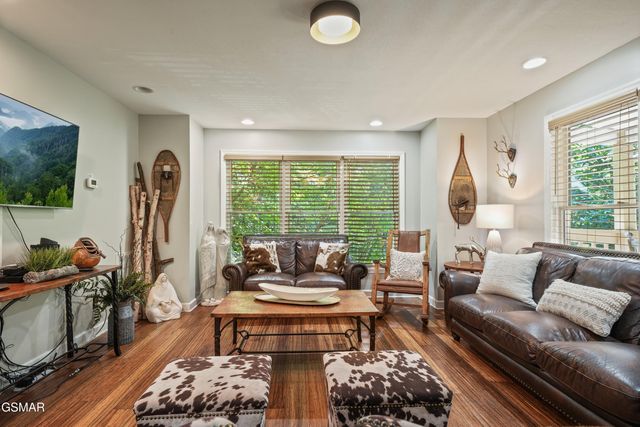 1110 Ski Mtn Road, Gatlinburg, TN 37738