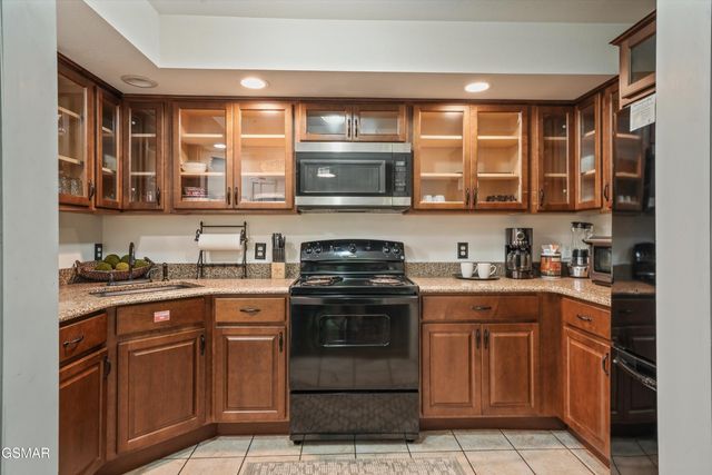 1110 Ski Mtn Road, Gatlinburg, TN 37738