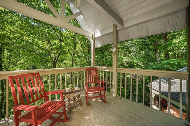 1110 Ski Mtn Road, Gatlinburg, TN 37738