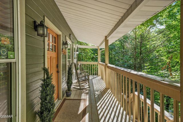 1110 Ski Mtn Road, Gatlinburg, TN 37738