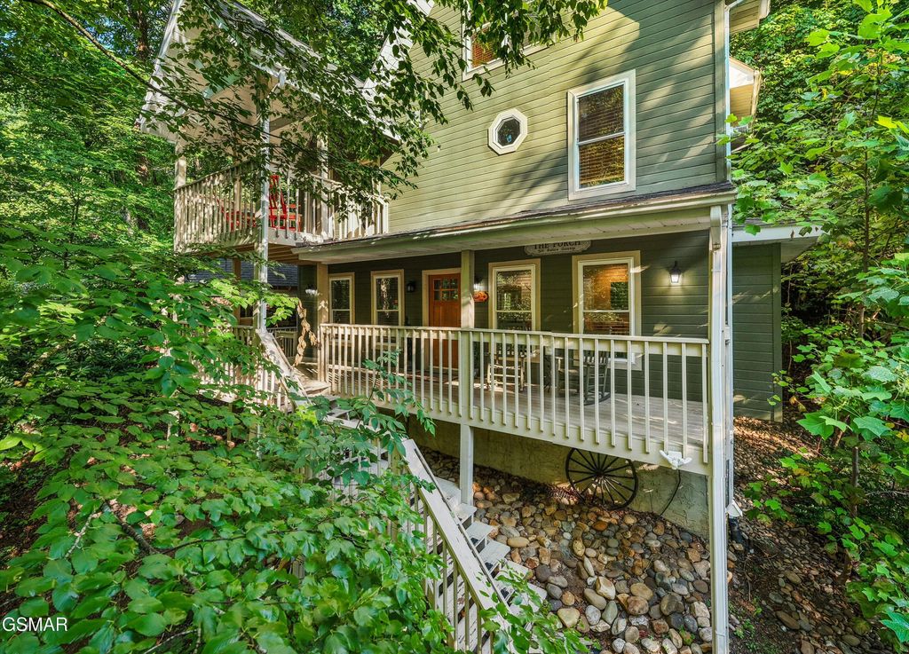 1110 Ski Mtn Road, Gatlinburg, TN 37738