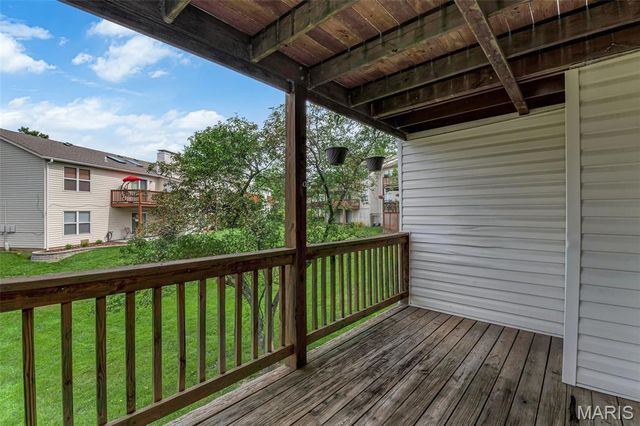 818 Sugar Valley Court, St Peters, MO 63376