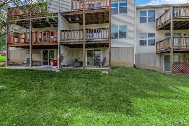 818 Sugar Valley Court, St Peters, MO 63376