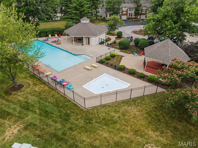 818 Sugar Valley Court, St Peters, MO 63376