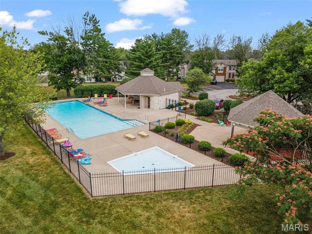 818 Sugar Valley Court, St Peters, MO 63376