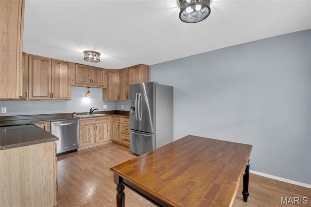 818 Sugar Valley Court, St Peters, MO 63376