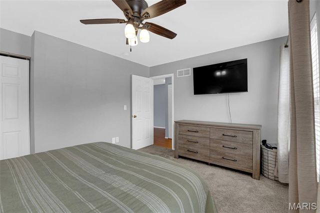 818 Sugar Valley Court, St Peters, MO 63376