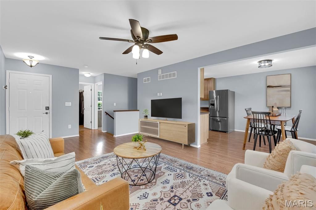 818 Sugar Valley Court, St Peters, MO 63376