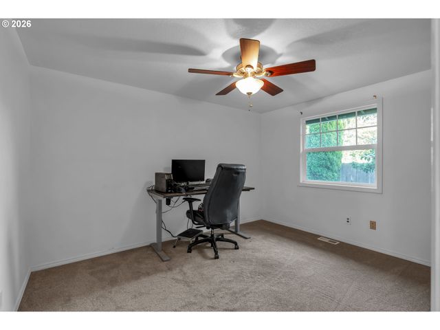 2848 Se LONNY Ct, Hillsboro, OR 97123