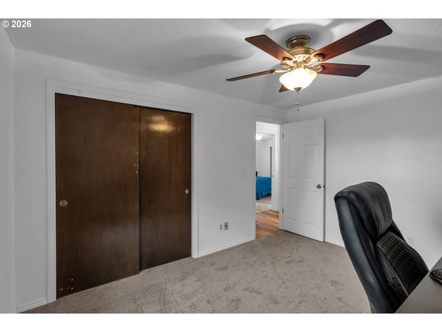 2848 Se LONNY Ct, Hillsboro, OR 97123