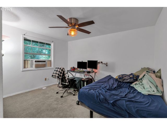 2848 Se LONNY Ct, Hillsboro, OR 97123
