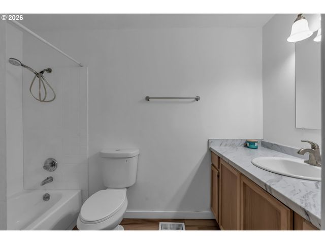 2848 Se LONNY Ct, Hillsboro, OR 97123