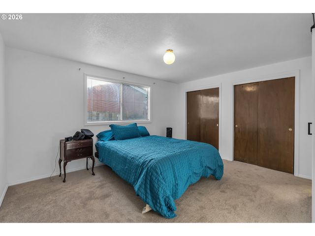 2848 Se LONNY Ct, Hillsboro, OR 97123
