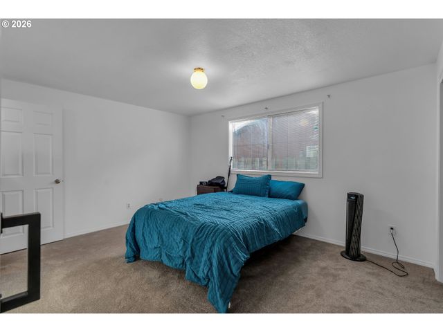 2848 Se LONNY Ct, Hillsboro, OR 97123