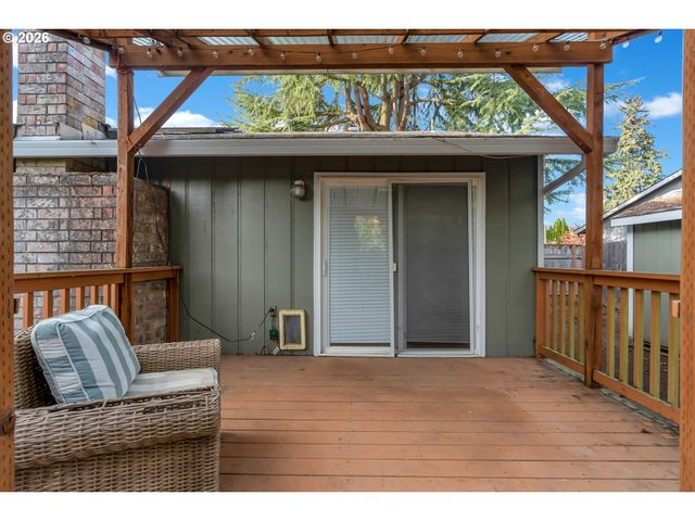 2848 Se LONNY Ct, Hillsboro, OR 97123