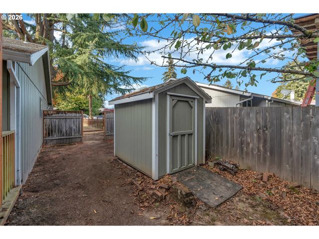 2848 Se LONNY Ct, Hillsboro, OR 97123