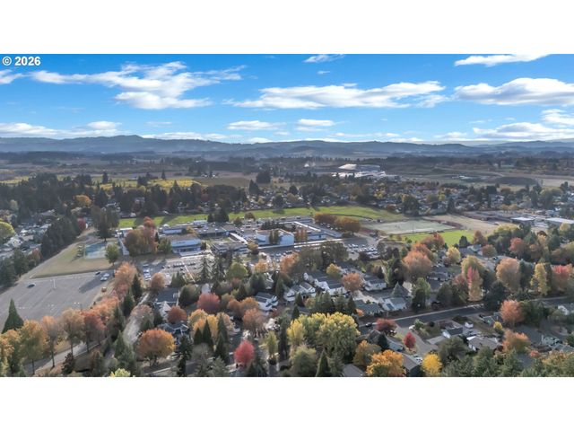 2848 Se LONNY Ct, Hillsboro, OR 97123