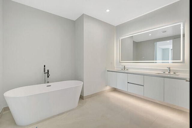 220 Lake Shore Drive 2105, Lake Park, FL 33403