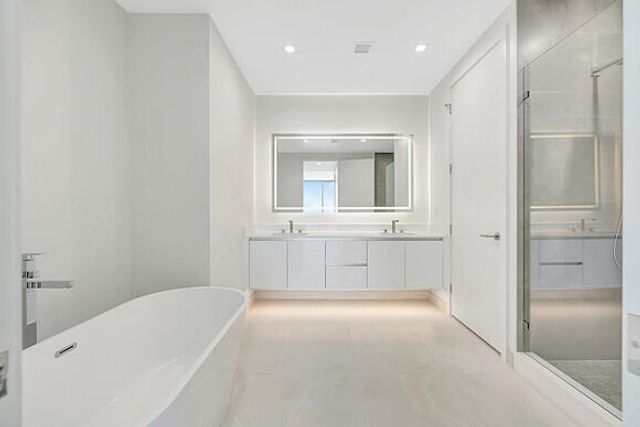 220 Lake Shore Drive 2105, Lake Park, FL 33403