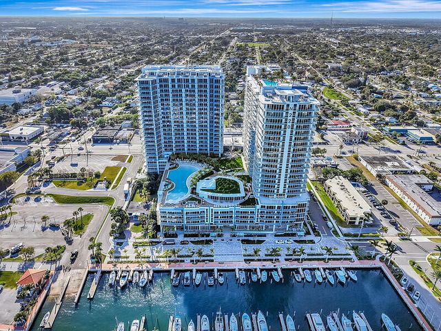 220 Lake Shore Drive 2105, Lake Park, FL 33403
