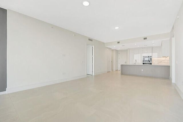 220 Lake Shore Drive 2105, Lake Park, FL 33403