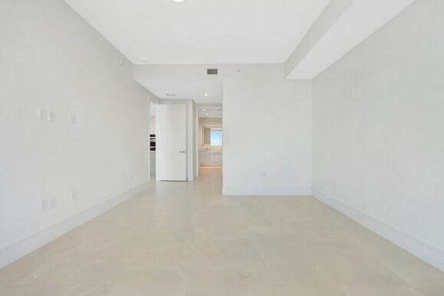 220 Lake Shore Drive 2105, Lake Park, FL 33403