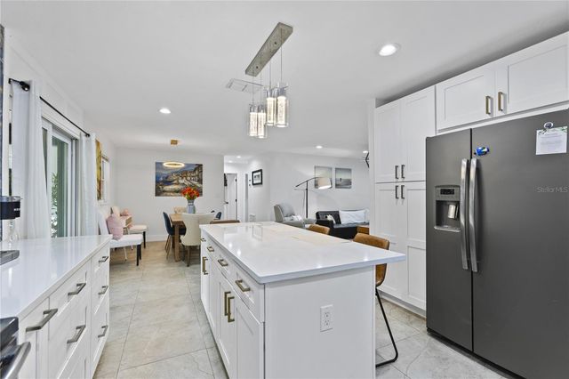 6822 S WALL STREET, Tampa, FL 33616