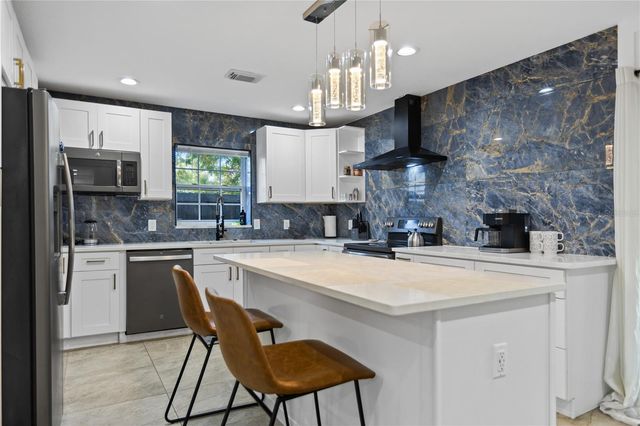6822 S WALL STREET, Tampa, FL 33616