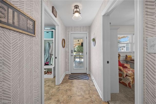 607 Rockspring Road, High Point, NC 27262