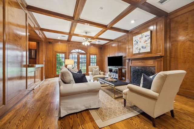 345 Knipp Road, Bunker Hill Village, TX 77024