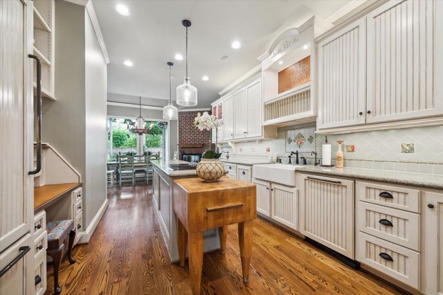 345 Knipp Road, Bunker Hill Village, TX 77024