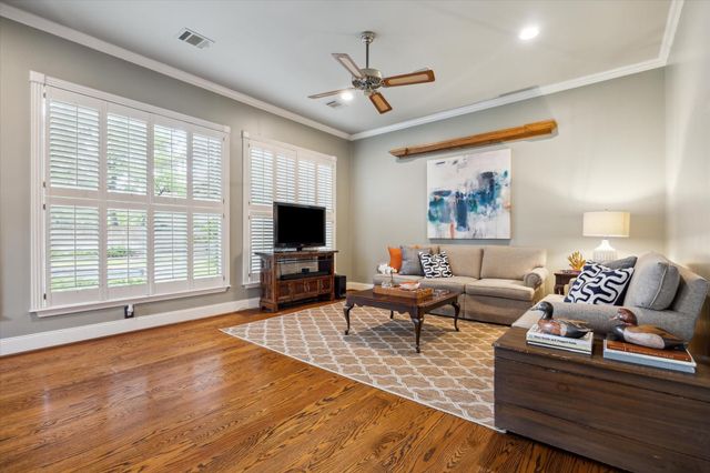 345 Knipp Road, Bunker Hill Village, TX 77024